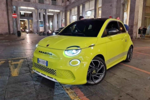 abarth auto elettrica