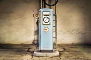 Il ritorno dei carburanti sintetici (e-fuels): salveranno i motori termici?